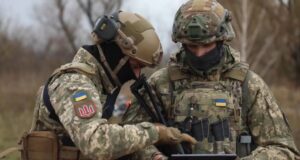 Система «Дельта»: як цифрові технології змінюють українську армію Від-«Аеророзвідки»-до-дальнобійних-БПЛА.-Як-«Дельта»,-дрони-й-ШІ-допомагають-Україні-на-фронті