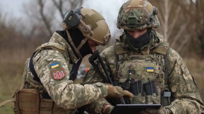 Система «Дельта»: як цифрові технології змінюють українську армію Від-«Аеророзвідки»-до-дальнобійних-БПЛА.-Як-«Дельта»,-дрони-й-ШІ-допомагають-Україні-на-фронті