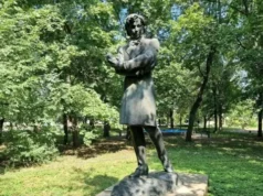 У Кам’янці на Черкащині прибрали пам’ятник Пушкіну У Кам’янці на Черкащині прибрали пам’ятник Пушкіну