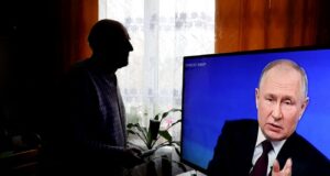 Росія поширює фейки про атаки на автобуси для втягування Білорусі у війну РФ зробила новий вкид про “удар ЗСУ по білоруському автобусу”: для чого це Путіну