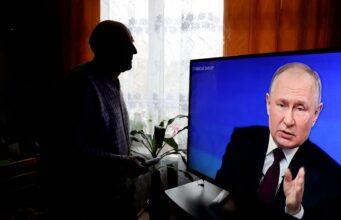 Росія поширює фейки про атаки на автобуси для втягування Білорусі у війну РФ зробила новий вкид про “удар ЗСУ по білоруському автобусу”: для чого це Путіну