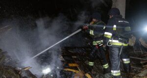 Ракетний удар по Кривому Рогу: наслідки та допомога постраждалим У Кривому Розі пожежі та руйнування після обстрілу РФ