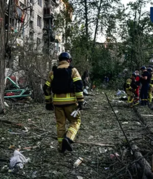 У-Києві-вже-30-загиблих-та-92-поранених-після-ударів-рф-2-липня-–-четверо. У-Києві-вже-30-загиблих-та-92-поранених-після-ударів-рф-2-липня-–-четверо.