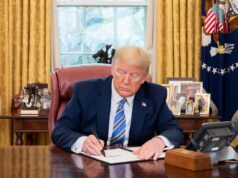 Трамп опублікував зображення нової 100-доларової купюри з його підписом Трамп показав макет нової 100-доларової купюри зі своїм підписом