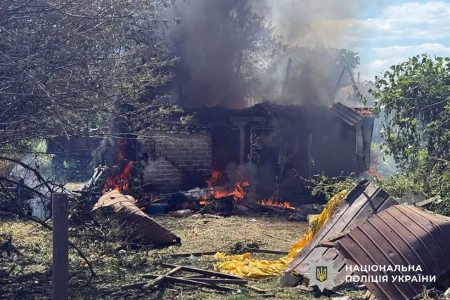 Донеччина зазнала 1356 атак: п’ятеро загиблих, 12 поранених На-Донеччині-понад-1,3-тисячі-ударів-рф-за-добу:-п'ятеро-загиблих,-12-поранених