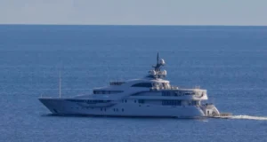 Суперяхта Путіна залишає Балтійське море під охороною військових кораблів Суперяхта-путіна-залишає-Балтійське-море-під-охороною-військових-кораблів-через-загрозу-українських-дронів-–-ЗМІ