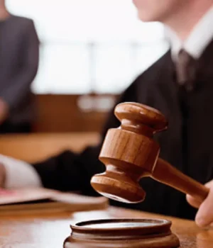 В Україні хочуть дозволити виклики до суду через месенджери