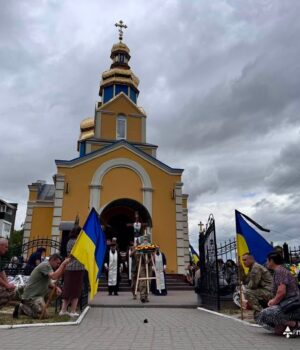Нововолинська-громада-попрощалася-із-Захисником-України-Євгеном-Мазурком Нововолинська-громада-попрощалася-із-Захисником-України-Євгеном-Мазурком