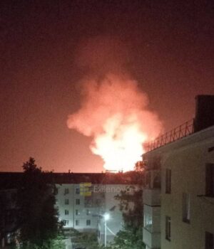У-Бєлгороді-пролунала-серія-вибухів:-повідомляють-про-пожежі-на-енергооб’єктах,-блекаут-і-удар-по-аеропорту