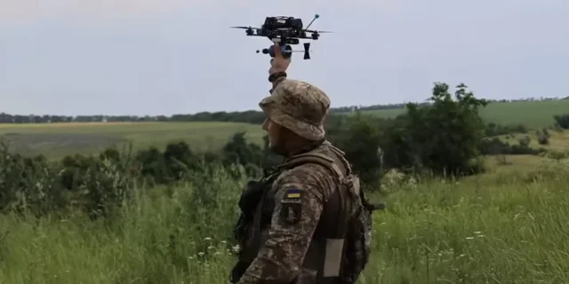 Президент України: щомісяця ліквідовують близько 30 тисяч російських військових Україна-щомісяця-ліквідовує-близько-30-тисяч-російських-військових,-переважно-дронами-–-Президент