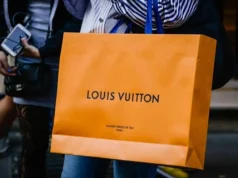 Адвокат побив киянку пакетом Louis Vuitton і уникнув покарання Адвокат побив киянку пакетом Louis Vuitton і уникнув покарання