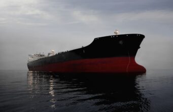 Скасування ліцензії на експорт нафти для Ірану через інциденти в Ормузькій протоці США покарали Іран за атаки на судна в Ормузькій протоці