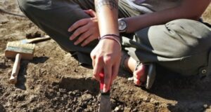 У Таїланді археологи знайшли золоті каблучки віком близько 2000 років У-Таїланді-археологи-знайшли-золоті-каблучки-віком-близько-2000-років