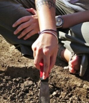 У-Таїланді-археологи-знайшли-золоті-каблучки-віком-близько-2000-років