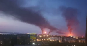 Атака безпілотників на саратовський НПЗ: деталі та наслідки Безпілотники,-ймовірно,-уразили-саратовський-НПЗ,-виникла-пожежа-–-astra