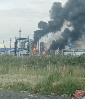 Дістали-«недосяжного-гіганта».-Як-українські-дрони-вперше-атакували-Омський-НПЗ-за-2500-кілометрів-від-кордону