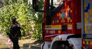 Вибух російського дрону у Києві: деталі інциденту У Києві російський дрон вдарив поблизу газорозподільної станції