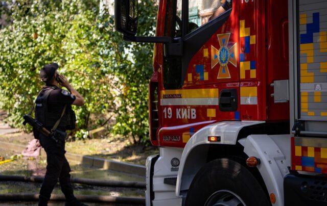 Вибух російського дрону у Києві: деталі інциденту У Києві російський дрон вдарив поблизу газорозподільної станції