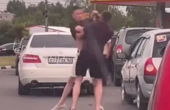 Дефіцит пального в Росії: черги, бійки та нестандартні рішення Бійки-за-бензин,-ночівлі-поблизу-АЗС,-просверлені-баки-–-як-в-рф-відчувається-дефіцит-пального