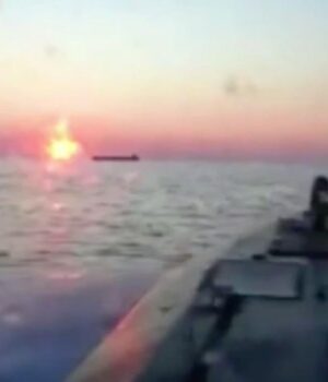 Морський-дрон-СБУ-уразив-танкер-“тіньового-флоту”-Росії-біля-Криму Морський-дрон-СБУ-уразив-танкер-“тіньового-флоту”-Росії-біля-Криму