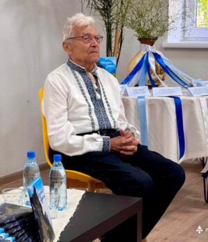 У-Нововолинську-презентували-нові-збірки-Олександра-Каліщука У-Нововолинську-презентували-нові-збірки-Олександра-Каліщука