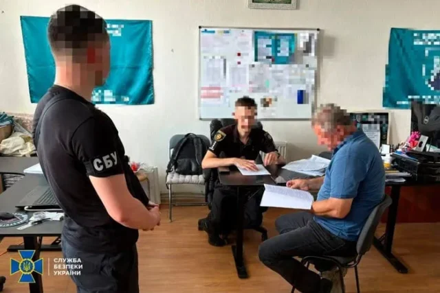 Збирав мільйони для ЗСУ а витрачав їх на себе СБУ викрила аферу Збирав мільйони для ЗСУ а витрачав їх на себе СБУ викрила аферу