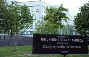 США не планують евакуацію посольства з Києва, заявляє Держдепартамент У Держдепі сказали, чи планують США евакуювати посольство з Києва через атаки РФ