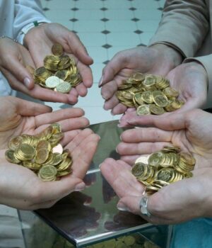 Нові-перспективні-монети-України-та-США,-що-здорожчають-у-рази:-скільки-можна-заробити