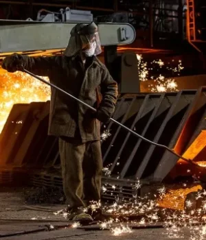За перше півріччя в Україні скоротилось виробництво сталі