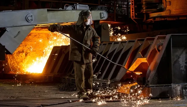 За перше півріччя в Україні скоротилось виробництво сталі За перше півріччя в Україні скоротилось виробництво сталі