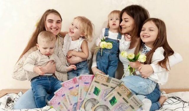 Українці можуть отримувати підвищену пенсію за своїх дітей: кому належить надбавка Українці-можуть-отримувати-підвищену-пенсію-за-своїх-дітей:-кому-належить-надбавка