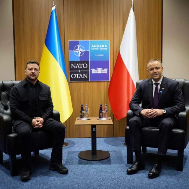 Зеленський розповів деталі своїх переговорів із Навроцьким на саміті НАТО Зеленський розповів деталі своїх переговорів із Навроцьким на саміті НАТО