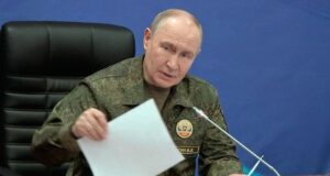 Удари України по НПЗ можуть стати останньою краплею для Путіна – WSJ Удари-України-по-НПЗ-можуть-стати-останньою-краплею-для-Путіна-–-wsj
