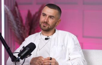 Відомий український співак вперше розповів про ДТП та складне відновлення: “Зробили 10 операцій” Відомий-український-співак-вперше-розповів-про-ДТП-та-складне-відновлення:-“Зробили-10-операцій”