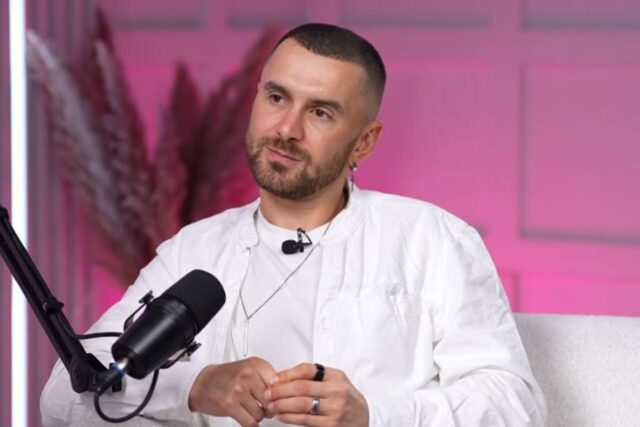 Відомий український співак вперше розповів про ДТП та складне відновлення: “Зробили 10 операцій” Відомий-український-співак-вперше-розповів-про-ДТП-та-складне-відновлення:-“Зробили-10-операцій”