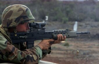 Україна отримає можливість закупівлі військової техніки у Великій Британії за кошти ЄС Україна купуватиме зброю у Британії за рахунок кредиту від ЄС, – Bloomberg