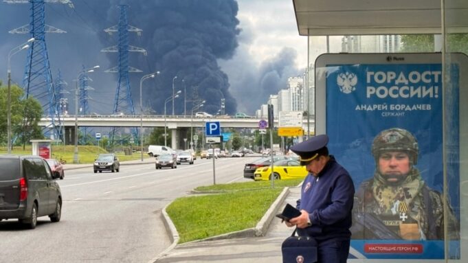 Кризова ситуація з постачанням пального в Росії: наслідки для економіки та населення «Принизливий-провал».-Чи-може-дефіцит-пального-паралізувати-наступ-армії-РФ