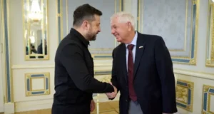 Зеленський обговорив із сенатором США нові санкції проти Росії та посилення ППО Зеленський обговорив із сенатором США нові санкції проти Росії та посилення ППО
