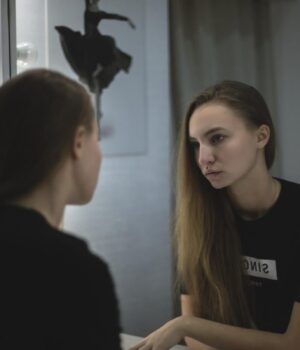 Як-розпізнати-дефіцит-заліза-в-організмі:-експертка-назвала-5-симптомів-на-обличчі