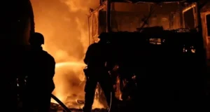 Атака дронів: російські безпілотники вдарили по Харкову росія-атакувала-Харків-дронами,-серед-двох-постраждалих-–-16-річна-дівчина