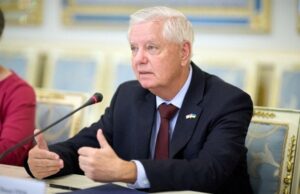Що втратили Україна і світ після смерті Ліндсі Ґрема: відповідь Портникова Що втратили-Україна-і світ-після-смерті-Ліндсі-Ґрема:-відповідь-Портникова