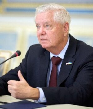Що втратили-Україна-і світ-після-смерті-Ліндсі-Ґрема:-відповідь-Портникова Що втратили-Україна-і світ-після-смерті-Ліндсі-Ґрема:-відповідь-Портникова