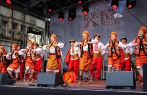 Танцювальний ансамбль «Із перцем»: підтримка української культури в Німеччині «Це-підтримка-своїх-за-кордоном»:-як-український-ансамбль-об’єднав-дітей-біженців-у-Мюнхені