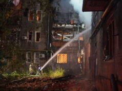 Російські удари по Запоріжжю: постраждали двоє жінок, пошкоджено житло та лікарню У Запоріжжі через атаку РФ пошкоджені багатоповерхівки та є постраждалі (фото)