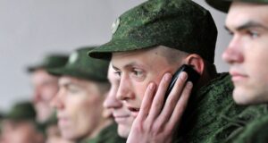 Російські регіони вимагають від бізнесу надати працівників для війни в Україні У РФ влада вимагає від бізнесу відправляти працівників на війну або платити гроші, – ЗМІ