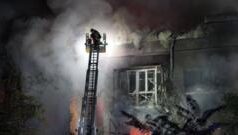 Обстріли Запоріжжя та Одеси: 13 поранених внаслідок атак російських військ Удари-Росії-по-Запоріжжю-і-Одесі:-пошкоджені-11-багатоповерхівок,-поранені-13-людей,-палають-автобуси-У.