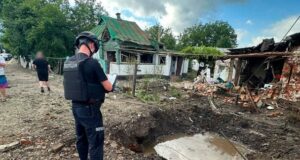 Дрон РФ влучив у житловий будинок: одна людина загинула, двоє поранені Дрон-РФ-влучив-у-житловий-будинок:-одна-людина-загинула,-двоє-поранені