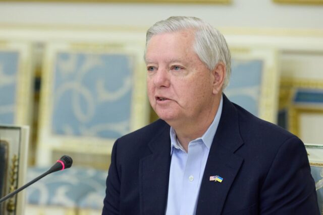 Трамп готовий підтримати санкції проти Росії, які розробляв сенатор Грем, – CNN Трамп-готовий-підтримати-санкції-проти-Росії,-які-розробляв-сенатор-Грем,-–-cnn