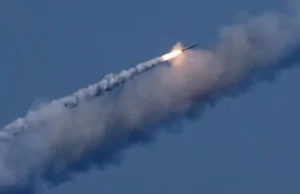 Вибухи в Києві: російська атака балістичними ракетами У-Києві-пролунала-серія-вибухів-під-час-атаки-балістичними-ракетами,-працює-ППО