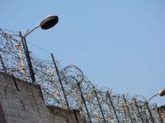 ЄС запровадив санкції проти осіб, причетних до катувань українських військовополонених ЄС ввів санкції проти 15 осіб за тортури українських полонених